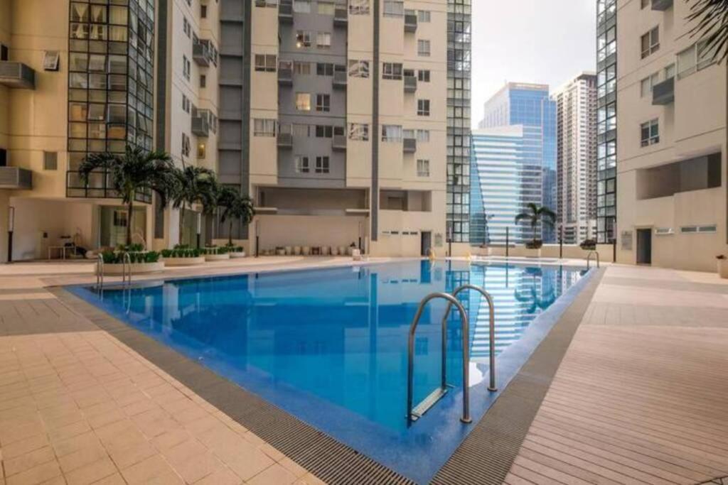 Fort Victoria 3Br Apartment Manila Luaran gambar